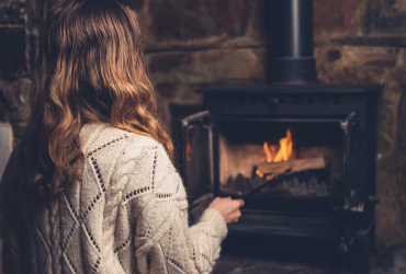 Indoor wood burning linked to 43% higher lung cancer risk in women, U.S. study finds.