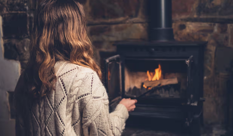 Indoor wood burning linked to 43% higher lung cancer risk in women, U.S. study finds.