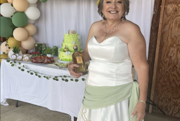 60-Year-Old Woman Celebrates Milestone Birthday with a Surprise “Quinceañera”.