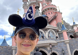 Blake Lively is receiving praise from fans for “making pumping in public more accepted.”