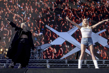 Kesha Stirs Up Coachella Crowd with Daring “TiK ToK” Lyric Swap Aimed at P. Diddy.