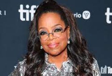 Out Of Touch: Oprah Left Stunned When Fan Said $100 Was A Lot Of Money for A Christmas Gift
