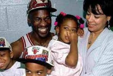 MJ’s Ex Wife Once Accused Of Having Babies To Control Him and Take Half His Fortune