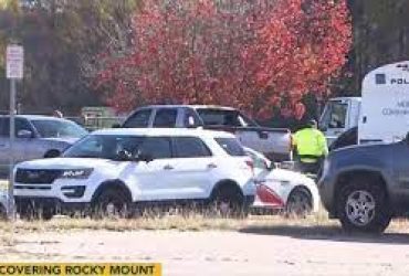 Children Found In Back Of Car With Two Dead Bodies