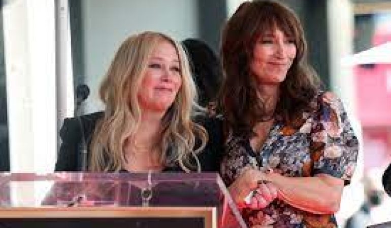 Christina Applegate Television Mom Walks With Her To Celebrate Star On Hollywood