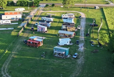 A group of 11 women say life is blissful when it’s just them: “No men, no problems. “