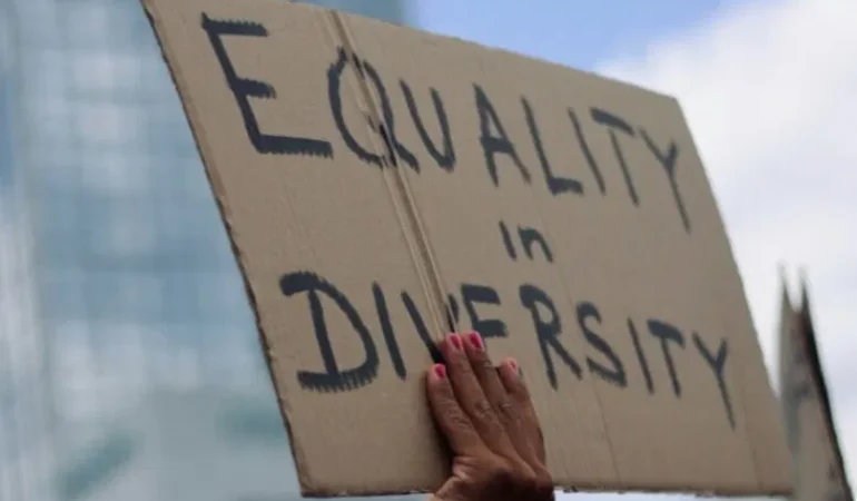 This Black Woman CEO Supports Small Businesses in the Face of DEI Challenges.