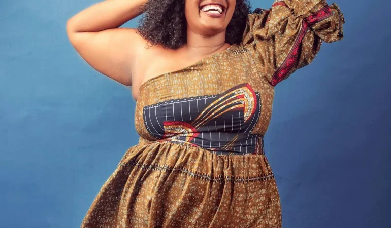 NFL Star’s Wife Claps Back at Body-Shamers, Promotes Body Positivity.