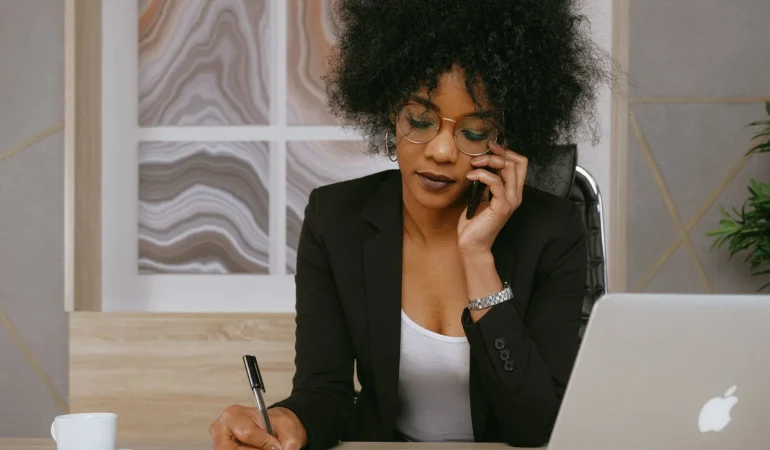 Working women face more daily stress than men, study reveals.