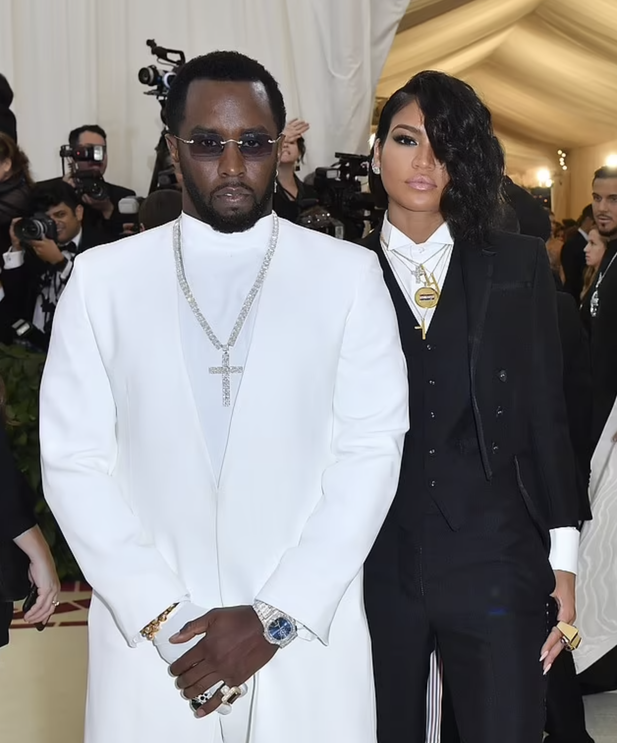 Accuser in Diddy Sexual Assault Case Allegedly Retains Unwashed Clothes from 2003 Incident in Sealed Bag, Lawsuit Reveals.