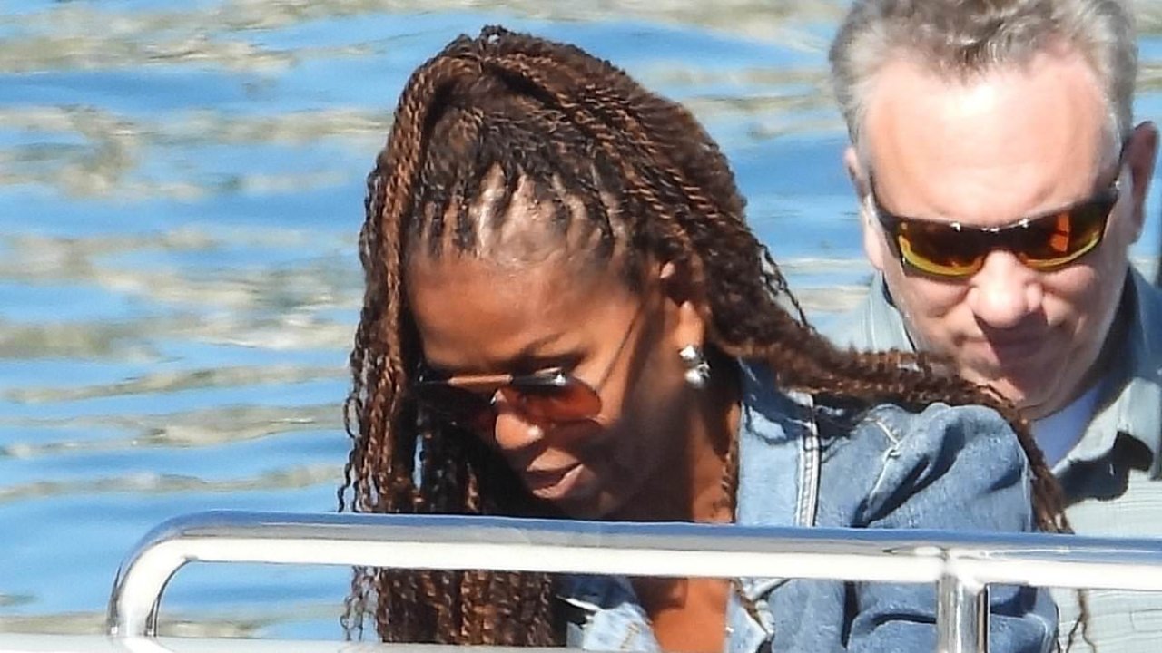After Startling Marriage Confession, Barack and Michelle Obama Arrive Separately on Spielberg’s Yacht.