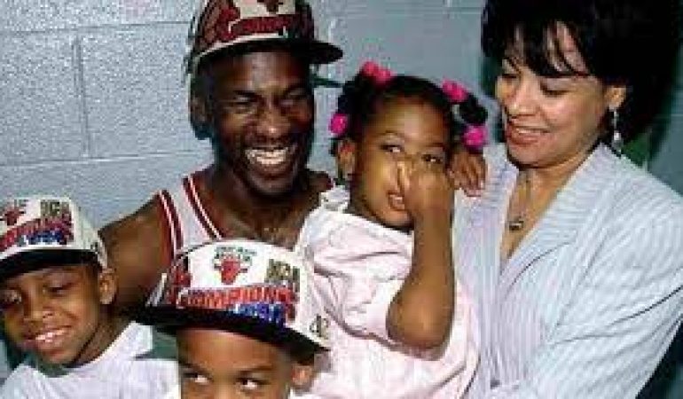 MJ's Ex Wife Once Accused Of Having Babies To Control Him and Take Half ...